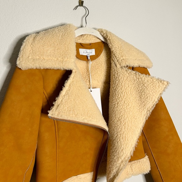 NWT L’Academie x Revolve Taryn Fitted Shearling Jacket in Tan - Picture 4 of 12